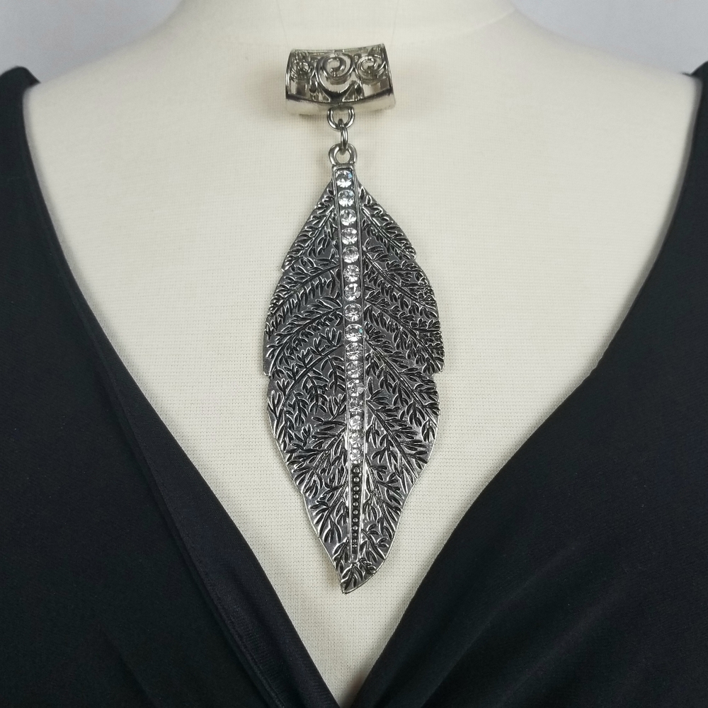 💎Necklace Enhancer, Silvertone  Leaf